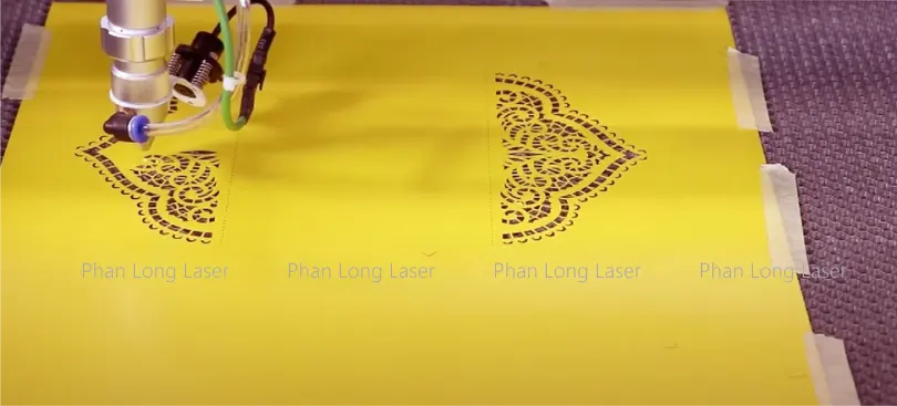Hình ảnh cắt giấy bằng máy laser làm thiệp cưới thiệp mời